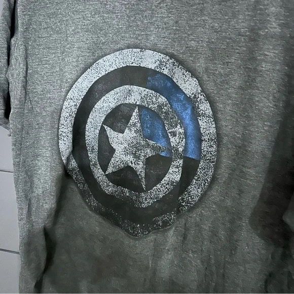 Marvel Comics CAPTAIN AMERICA SHIELD T-Shirt MENS Large The Avengers Gray - Picture 3 of 3